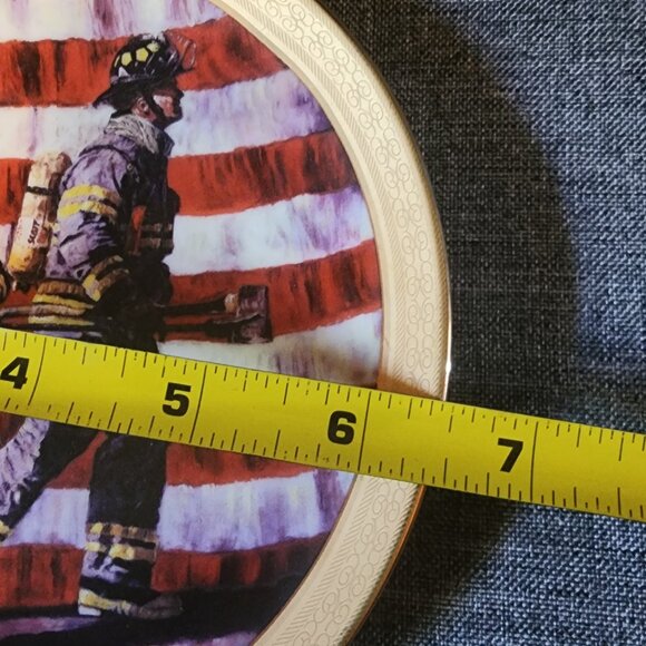 Bradford Exchange Mark Manwaring Visions Of Valor Series "Duty" Collector Plate - Picture 8 of 8